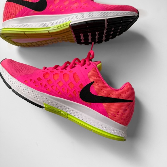 NWOT Nike Women's Air Zoom Pegasus Pink Running Shoes - Picture 3 of 6